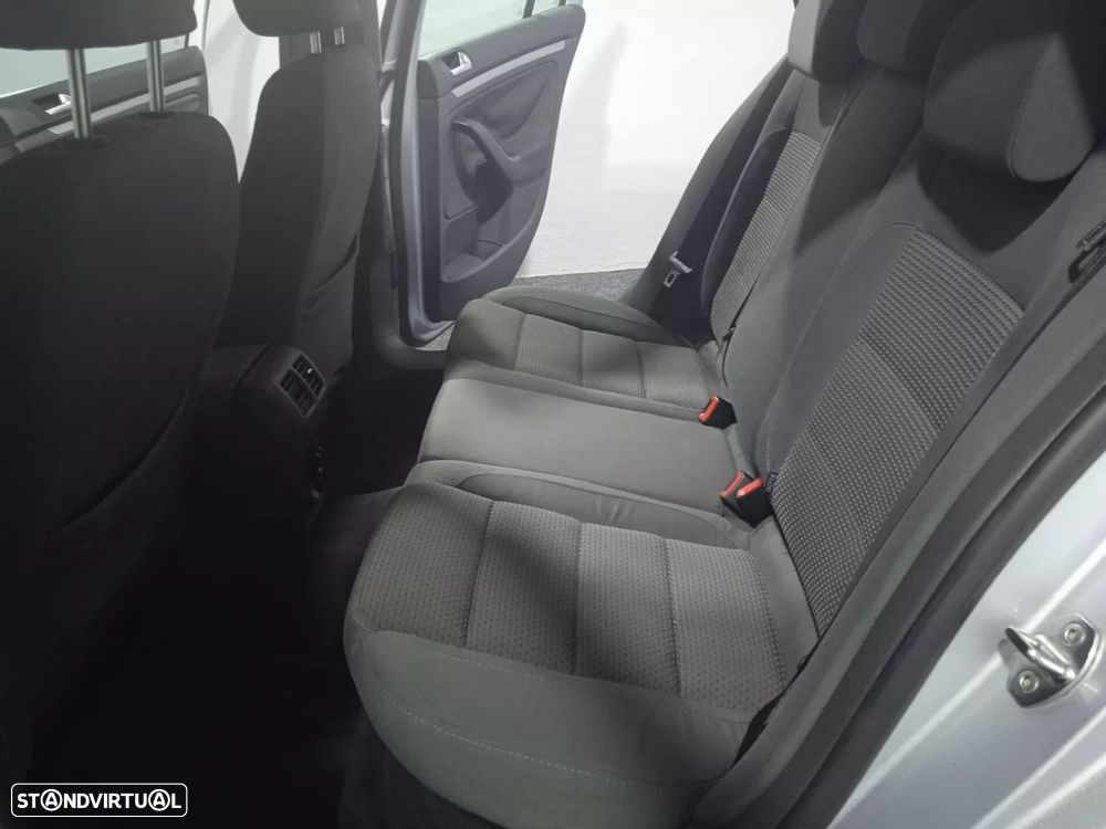 VW Golf Variant - 13