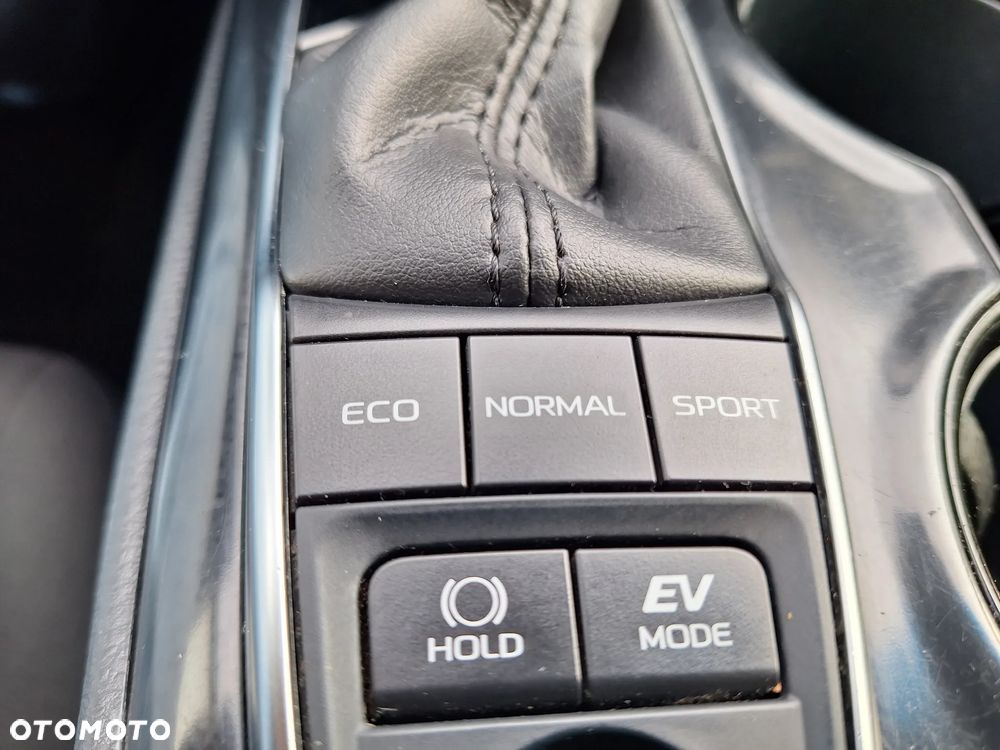 Toyota Camry 2.5 Hybrid Comfort CVT - 36