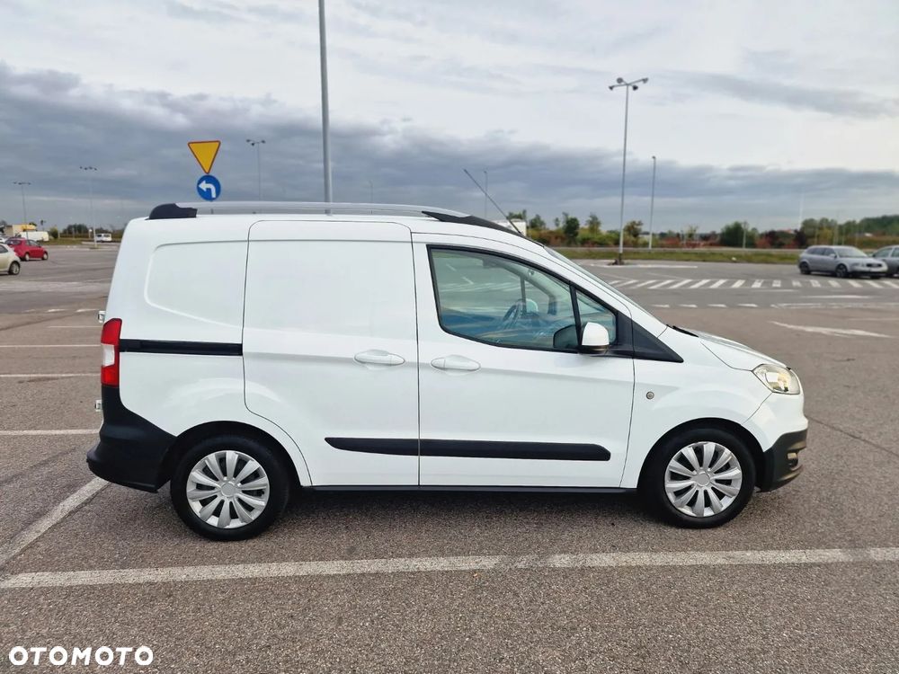 Ford Courier - 11