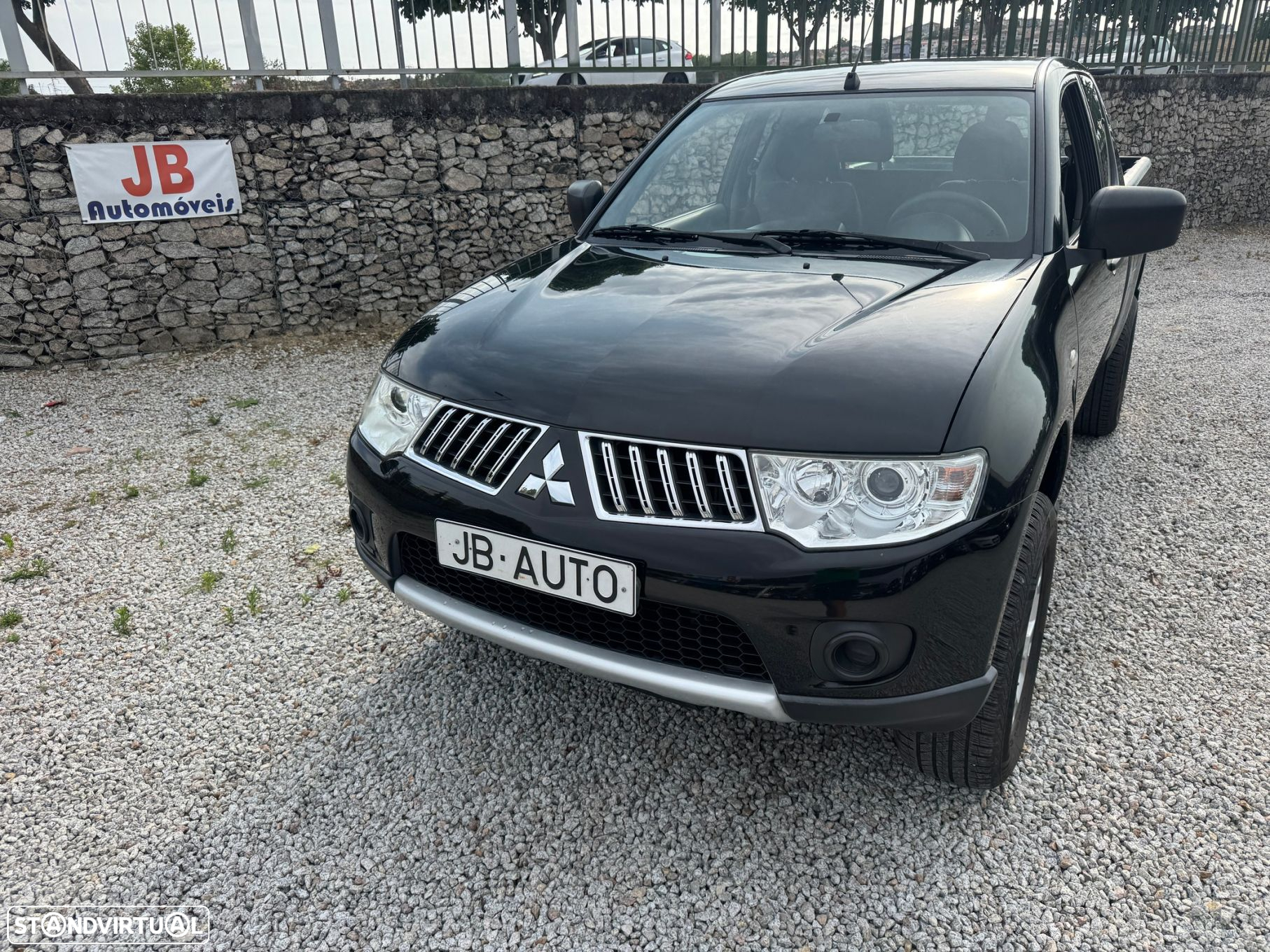 Mitsubishi L200 2.5 DI-D Club Intense 4WD - 2