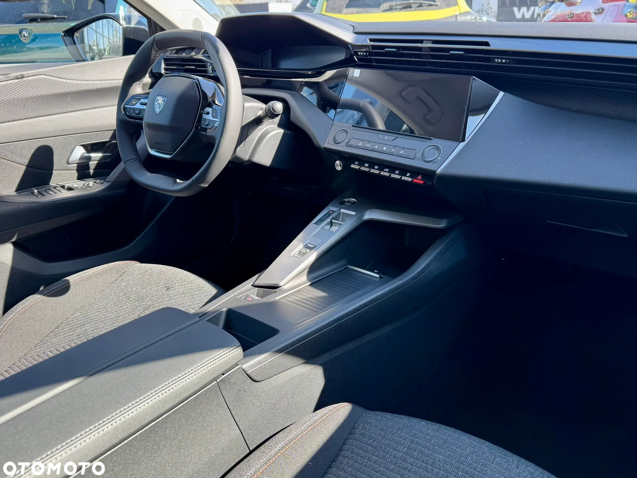 Peugeot 308 1.2 mHEV Style S&S e-DCS6 - 10