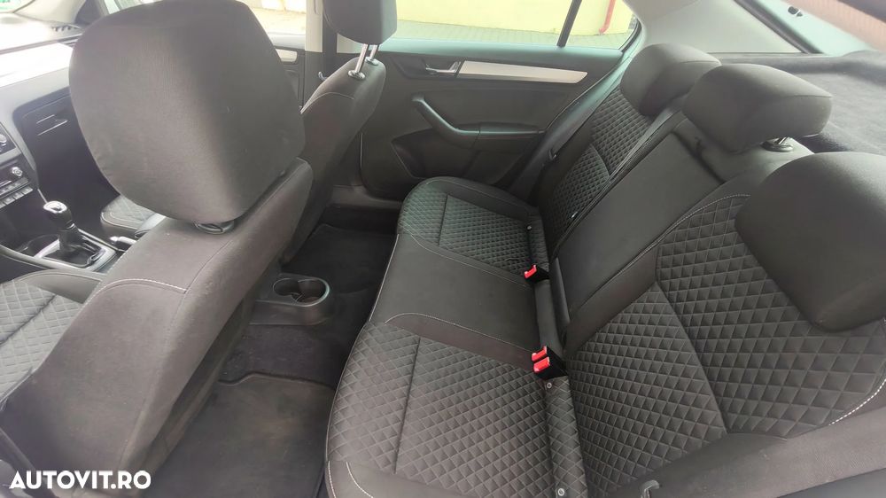Skoda RAPID 1.6 TDI Drive - 11