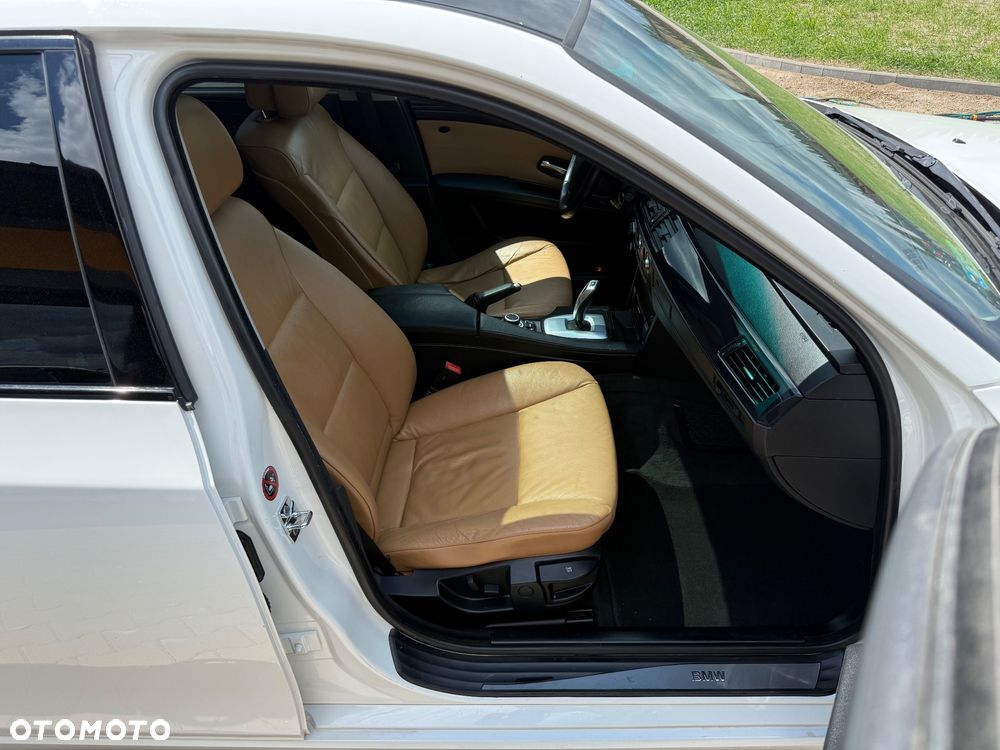 BMW Seria 5 520i Edition Exclusive - 24
