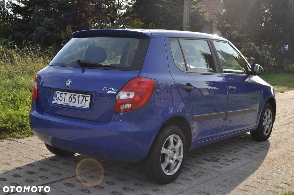 Skoda Fabia 2010 photo 4