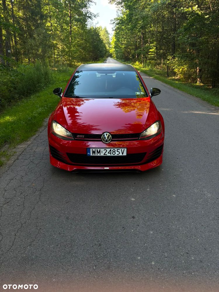 Volkswagen Golf - 2
