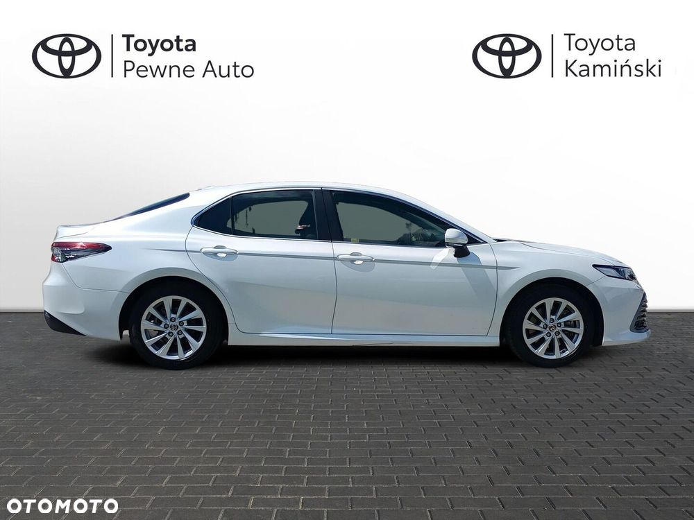 Toyota Camry 2.5 Hybrid Comfort CVT - 6