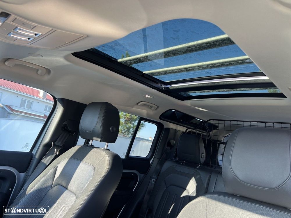 Land Rover Defender 110 D240 S - 26