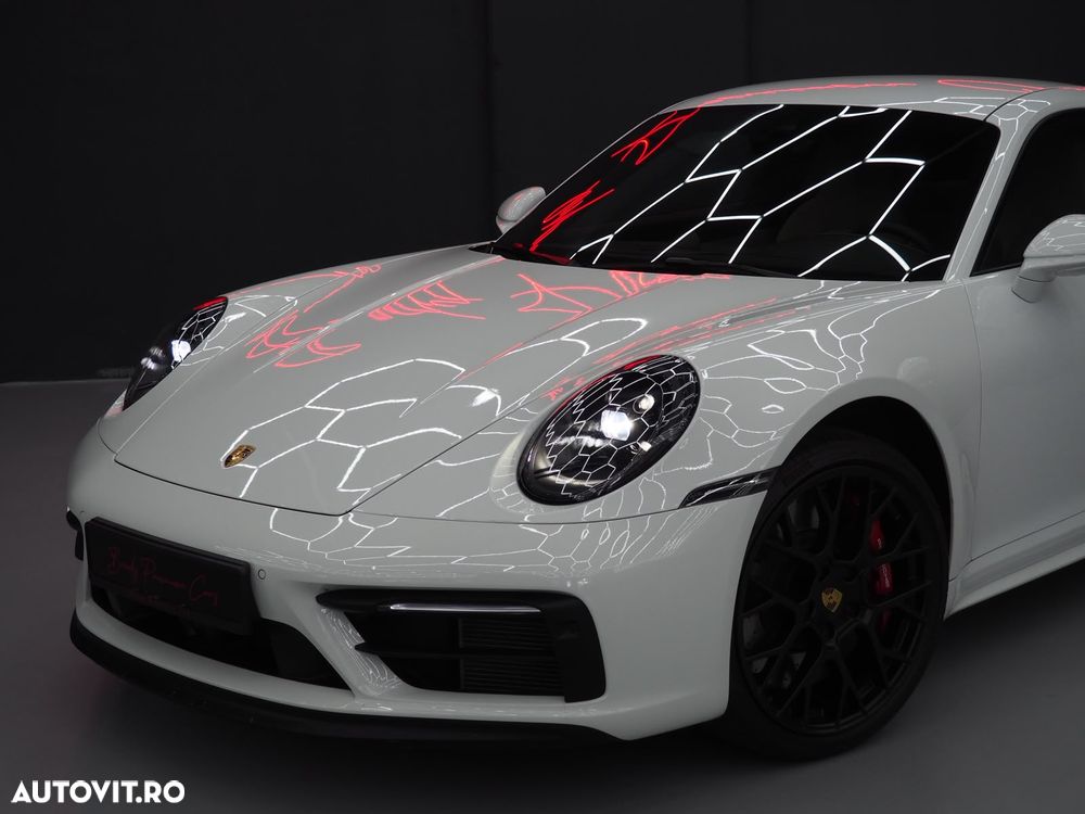 Porsche 911 Carrera GTS PDK - 3