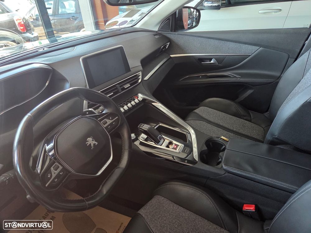 Peugeot 5008 PureTech 130 EAT8 Stop & Start Allure Pack - 11