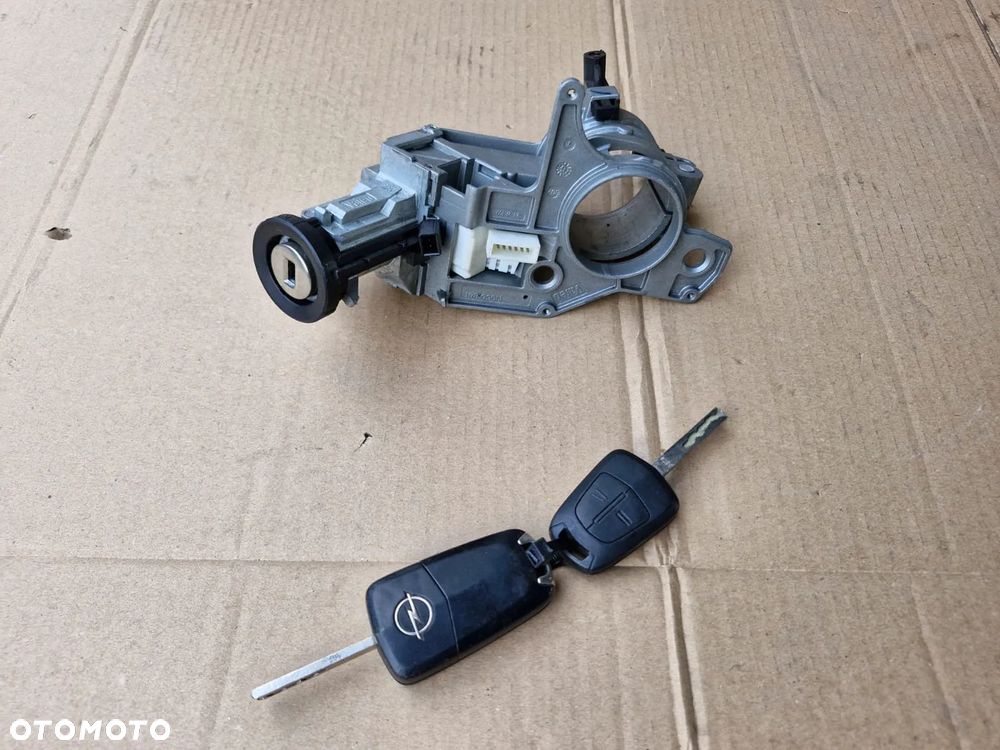 Stacyjka Opel Astra H III Zafira B 2 kluczyki EUROPA