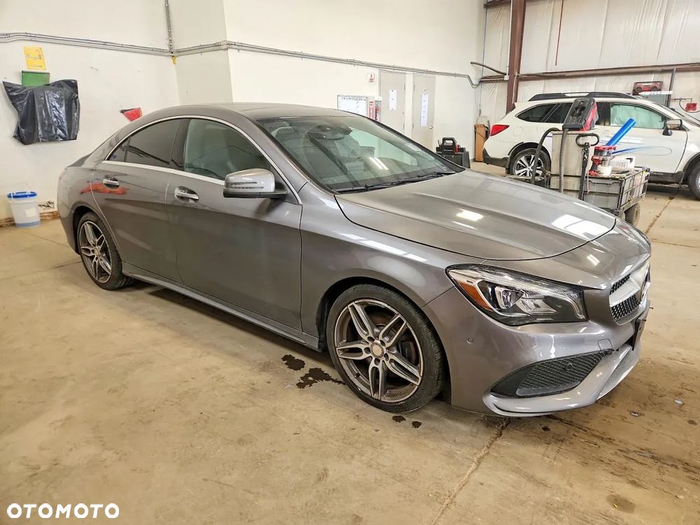 Mercedes-Benz CLA 250 4Matic 7G-DCT - 2