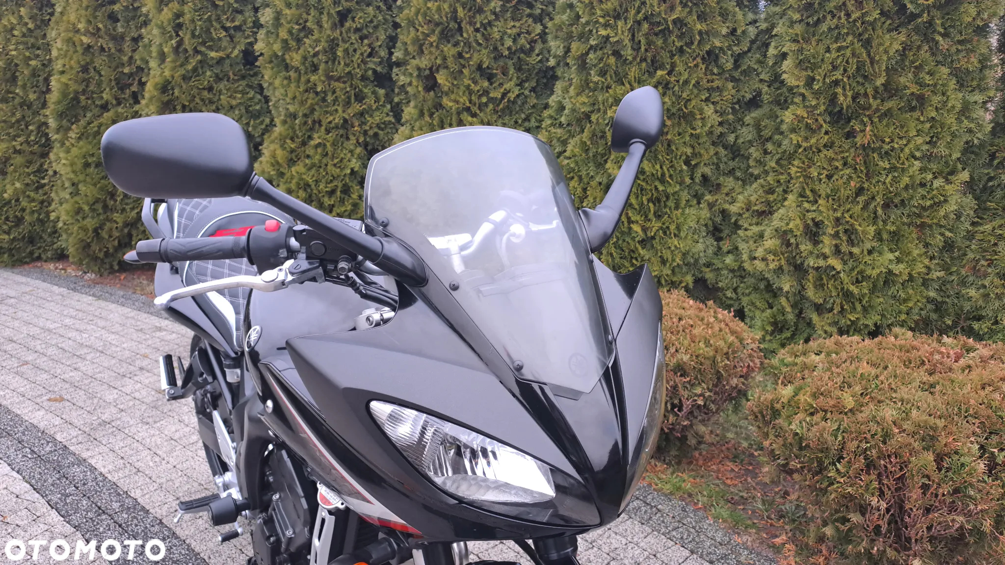 Yamaha FZ - 10