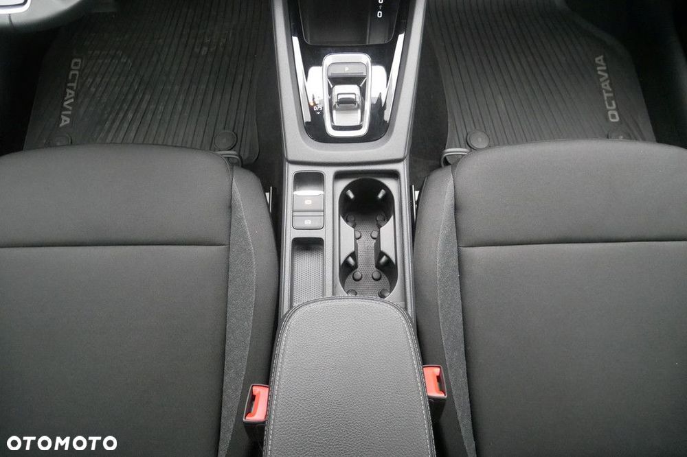 Skoda Octavia 2.0 TDI Essence DSG - 11