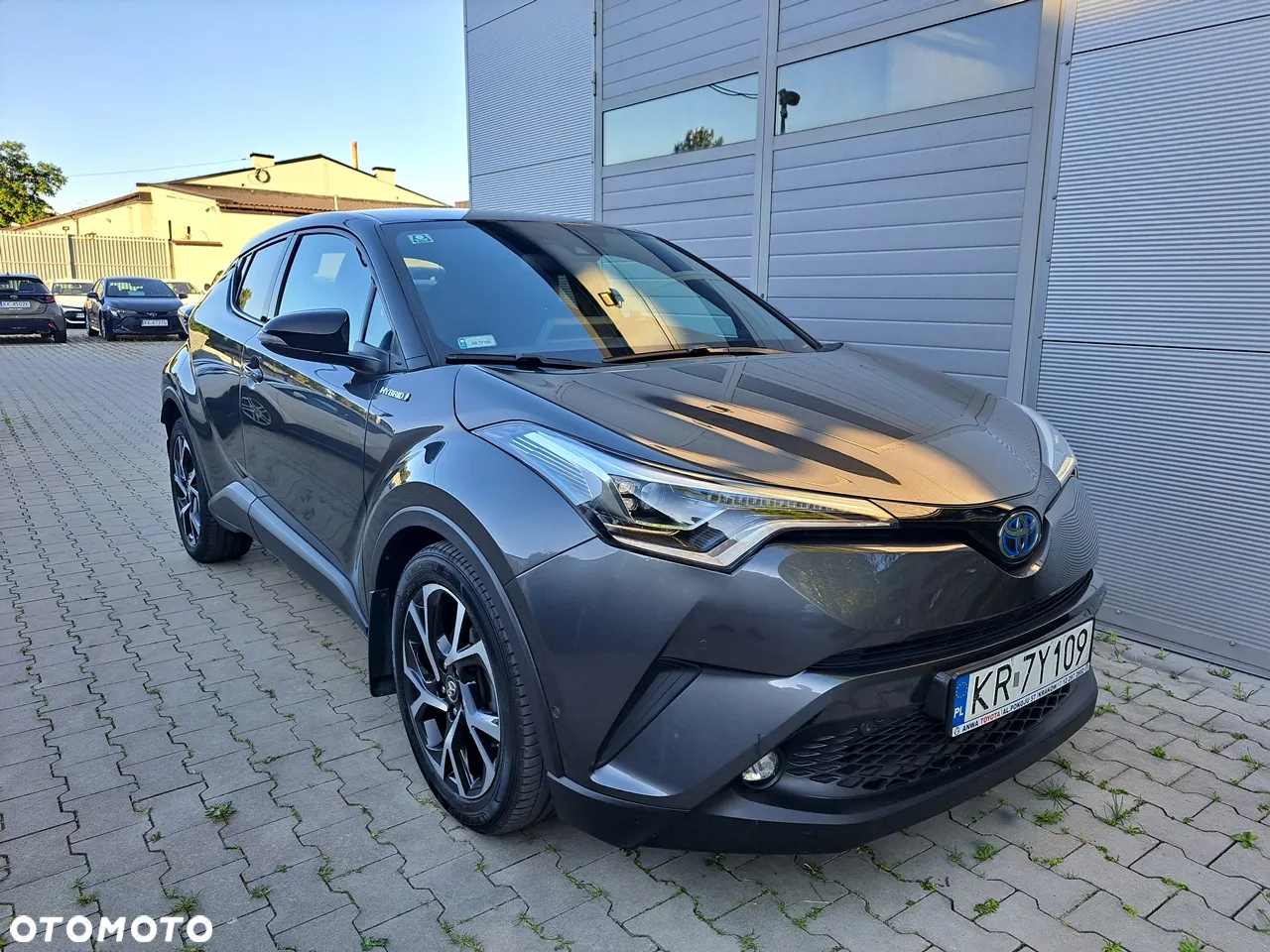Toyota C-HR 1.8 Hybrid Dynamic - 2