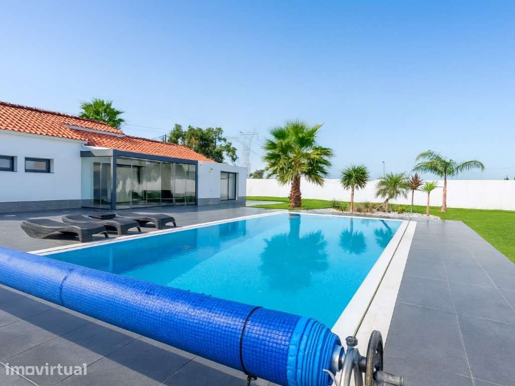 Exclusiva Moradia Térrea T3 | 2.000 m² | Piscina Aquecida | Anexo C... - Grande imagem: 2/31