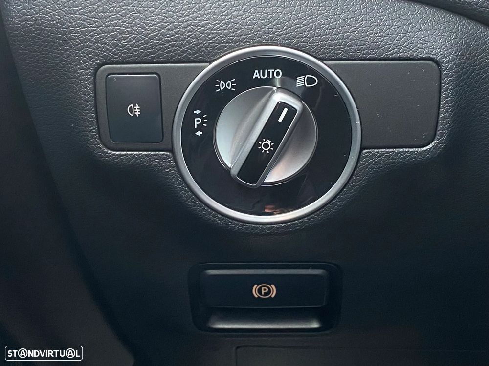 Mercedes-Benz GLA 220 d 4Matic 7G-DCT AMG Line - 3