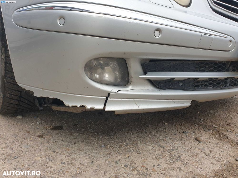 Bara Spoiler Fata cu Grile Proiectoare cu Bandouri cu Locas Senzori de Parcare si Locas Spalatoare Faruri cu Defecte Mercedes Clasa E Class W211 Break Combi NFL Non Facelift 2002 - 2006 Culoare C775 775 [K3437] [K3438] [K3439] [K3440] [K3441] [K3442] [K34 - 2