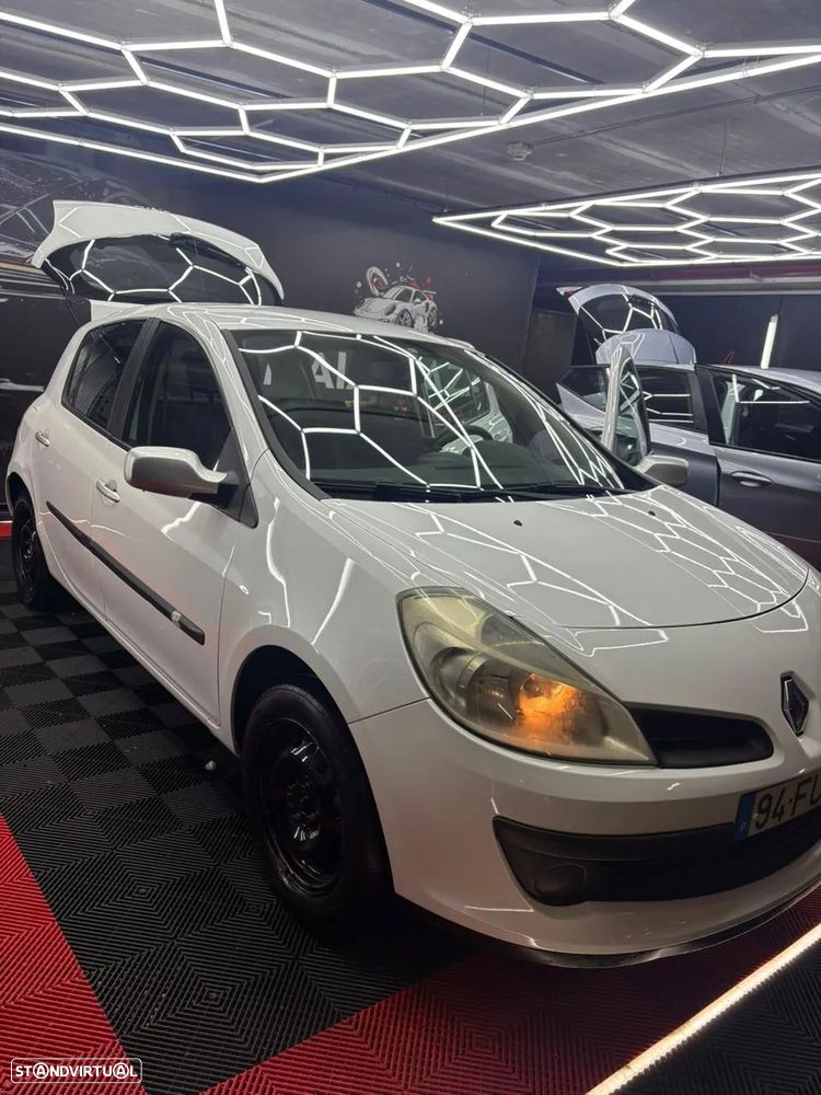 Renault Clio 1.5 dCi Confort - 4