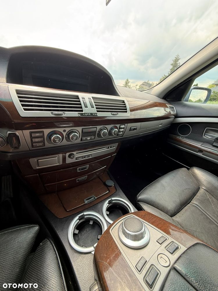 BMW Seria 7 - 26