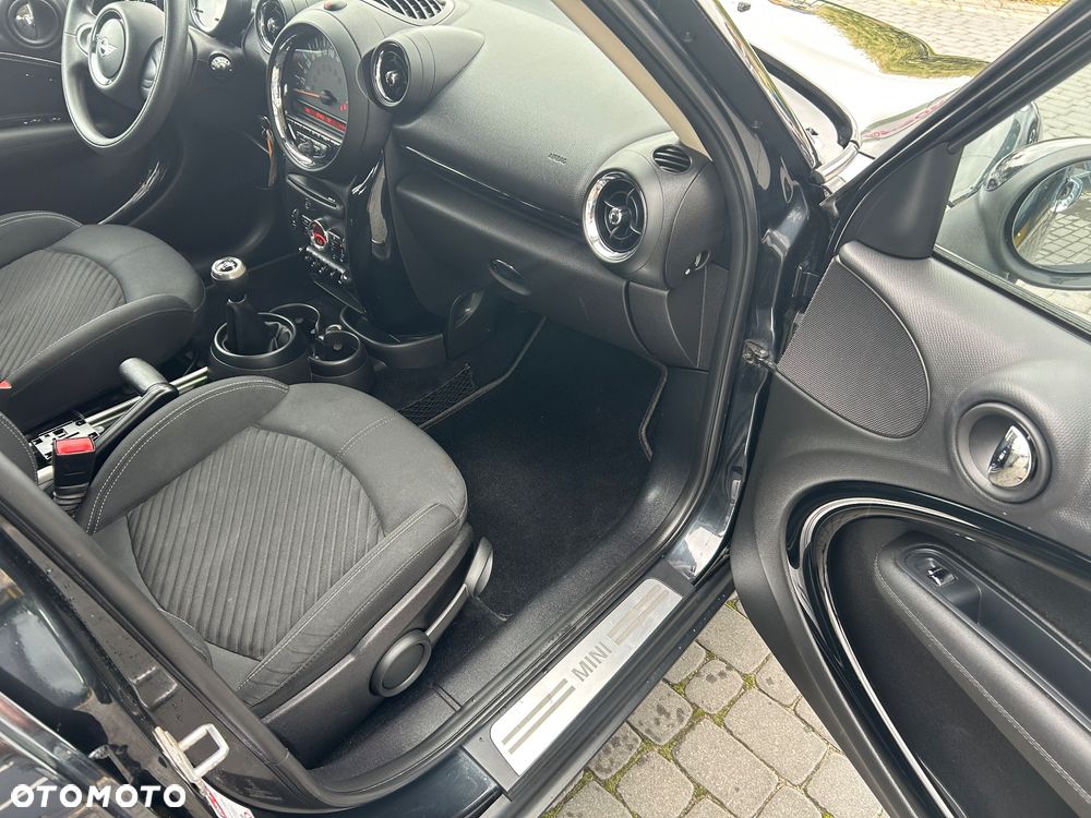 MINI Countryman One D Blackyard - 31