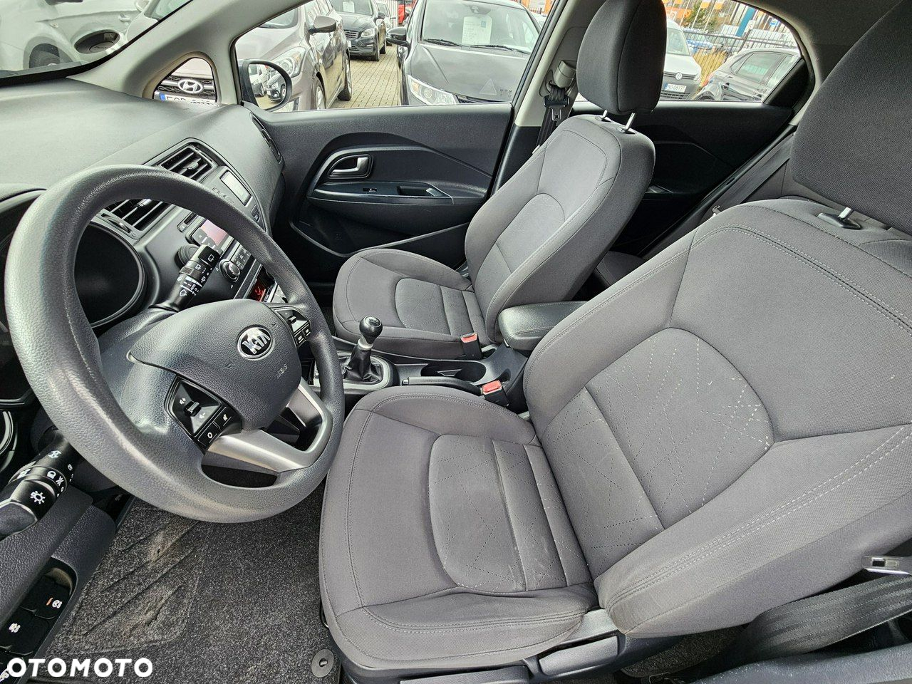 Kia Rio - 25