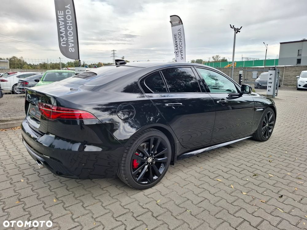 Jaguar XE - 34