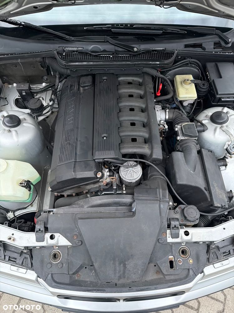 BMW Seria 3 320i - 10