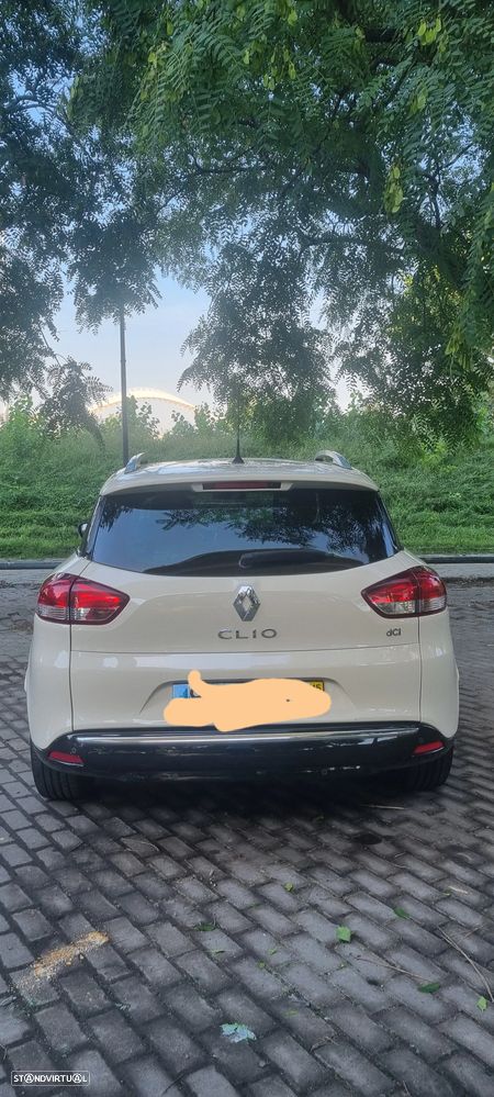 Renault Clio Sport Tourer - 10