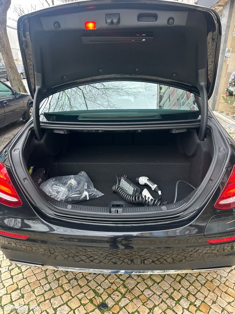 Mercedes-Benz E 300 e AMG Line - 20