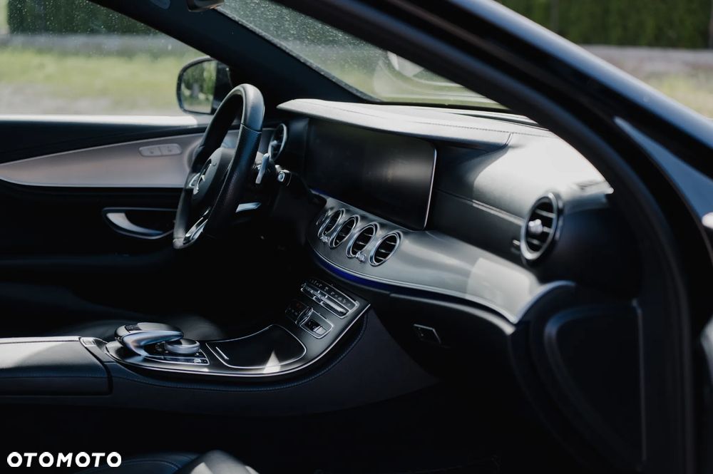 Mercedes-Benz Klasa E 220 d 4-Matic Business Edition 9G-TRONIC - 3
