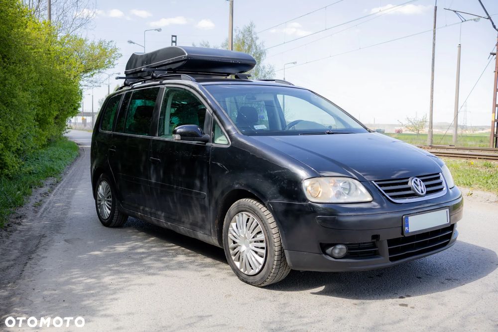 Volkswagen Touran 2.0 TDI Highline - 9