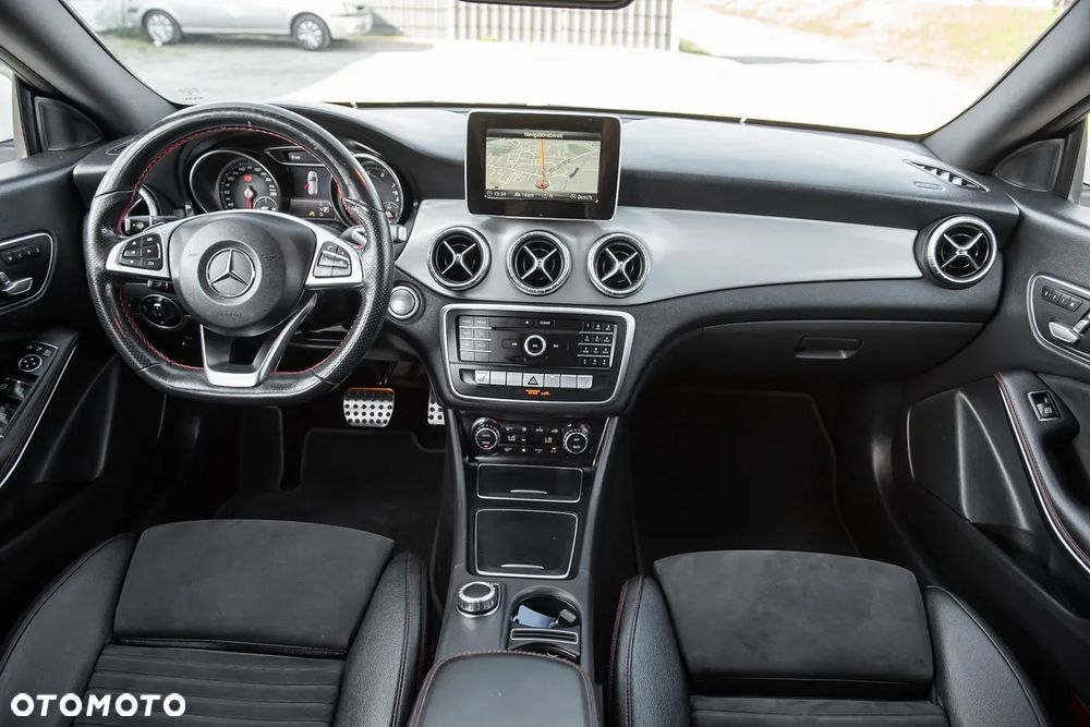 Mercedes-Benz CLA 220 4Matic 7G-DCT AMG Line - 27