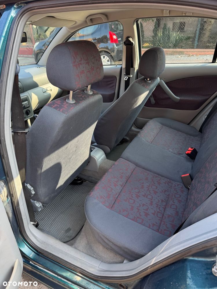 Skoda Octavia 1.6 GLX - 11