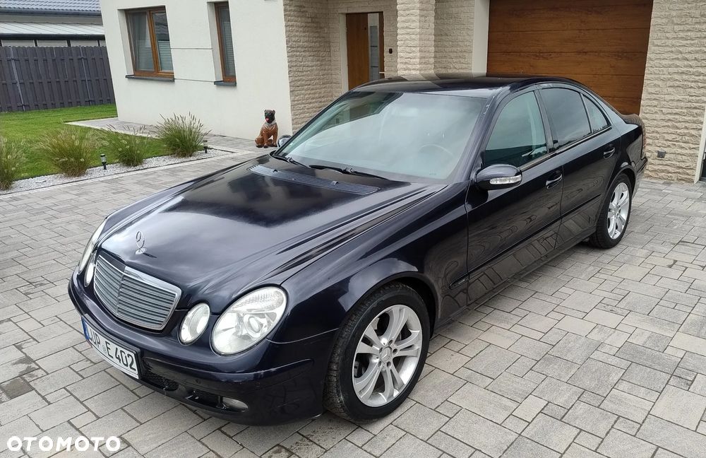 Mercedes-Benz E-Class 2004 photo 5