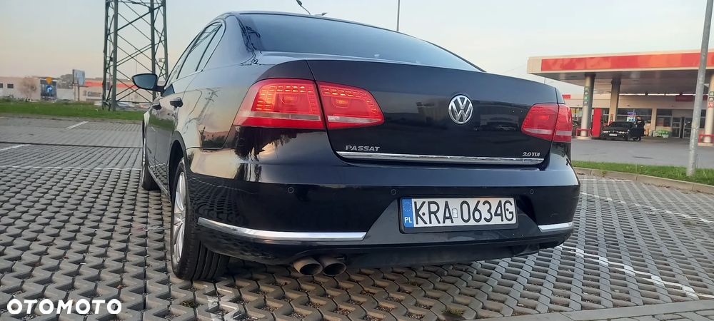 Volkswagen Passat 2.0 TDI DPF Sportline - 9