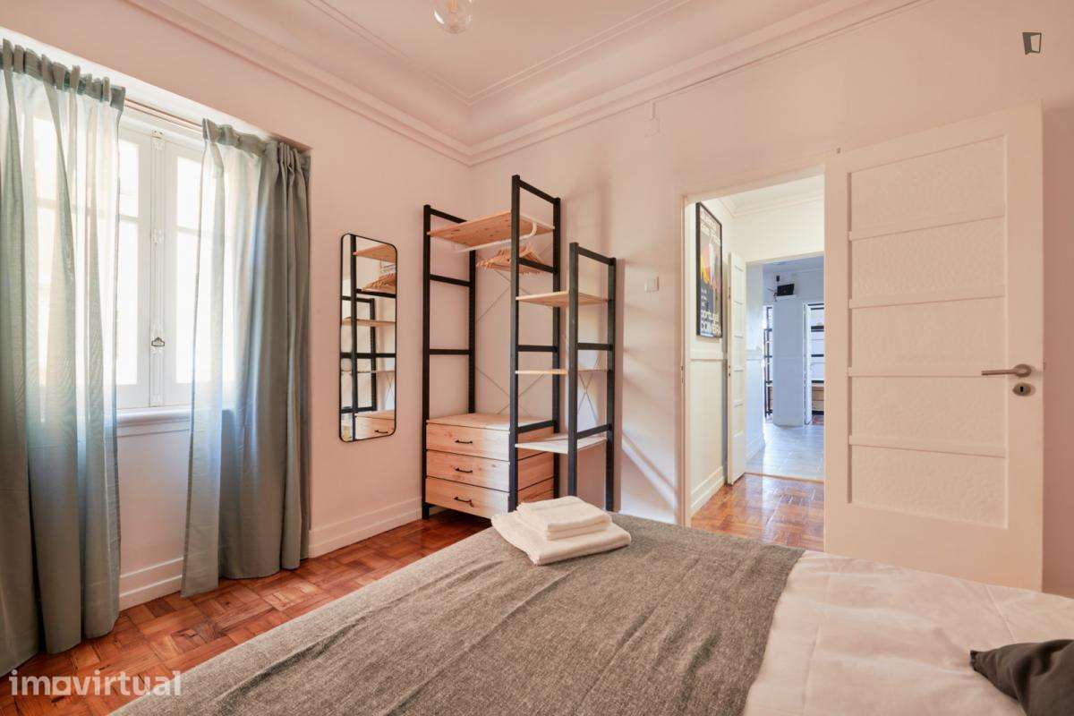 Quarto - localizado em Marquês de Pombal Lisbon - Grande imagem: 5/23