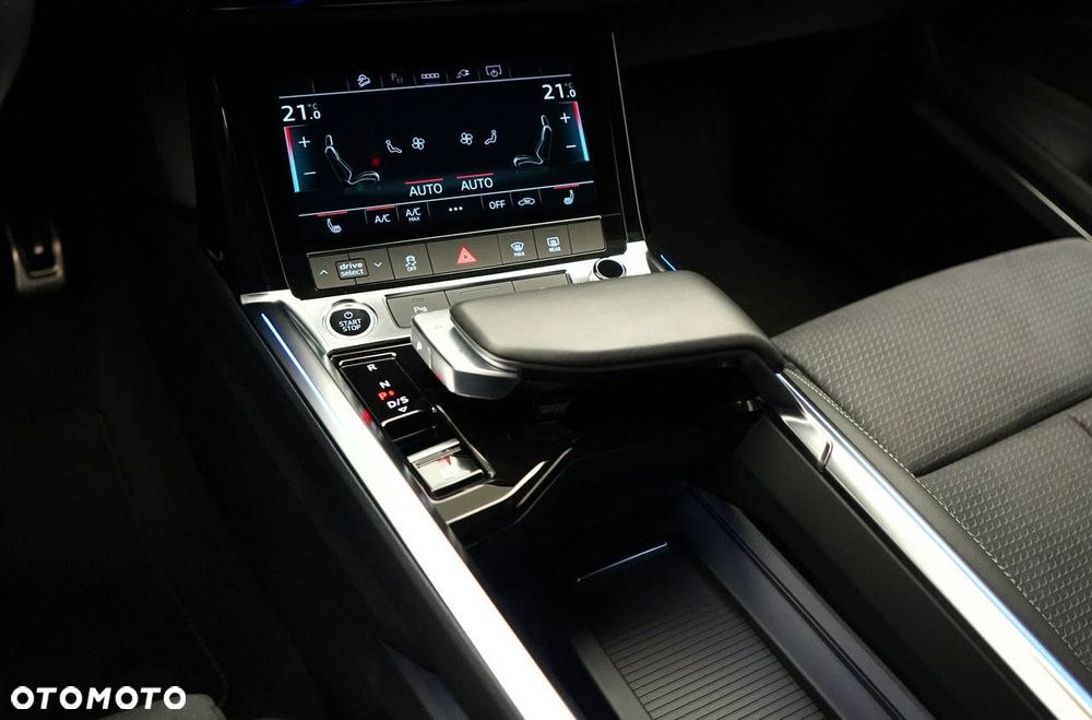 Audi Q8 Sportback e-tron - 26