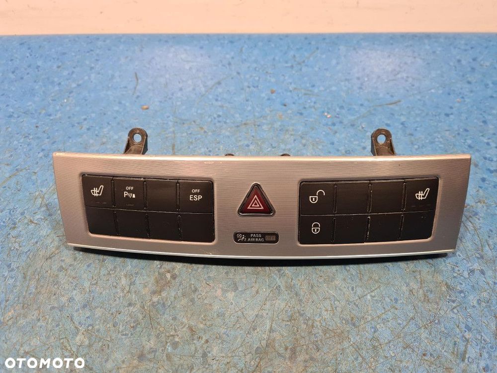 MERCEDES W203 PANEL ŚRODKOWY A2038707610 - 1