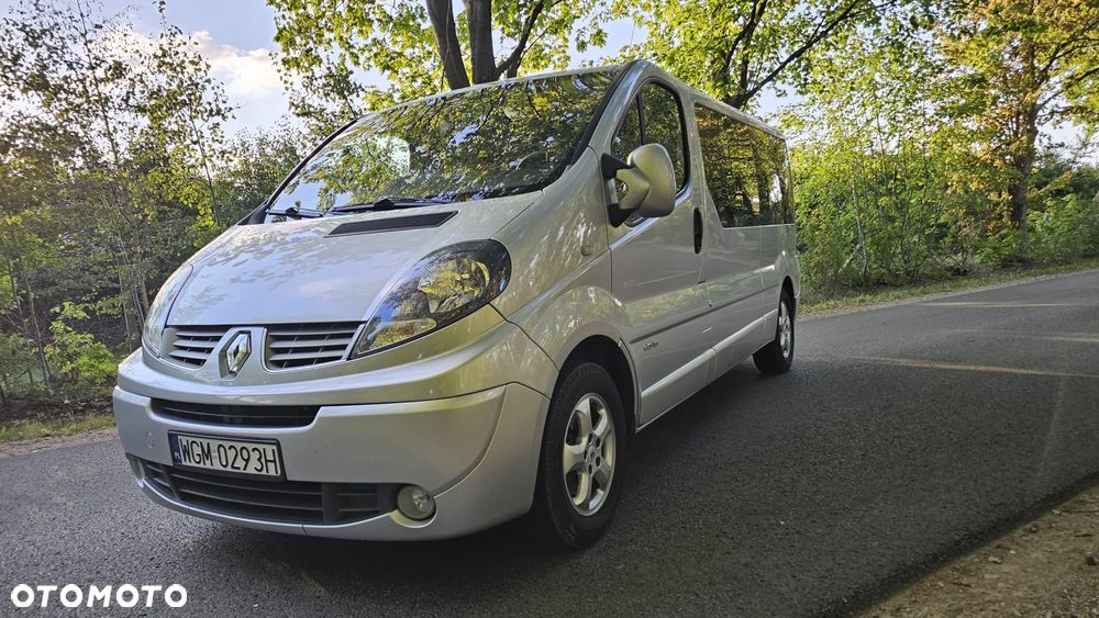 Renault Trafic Grand Passenger Black Edition - 1