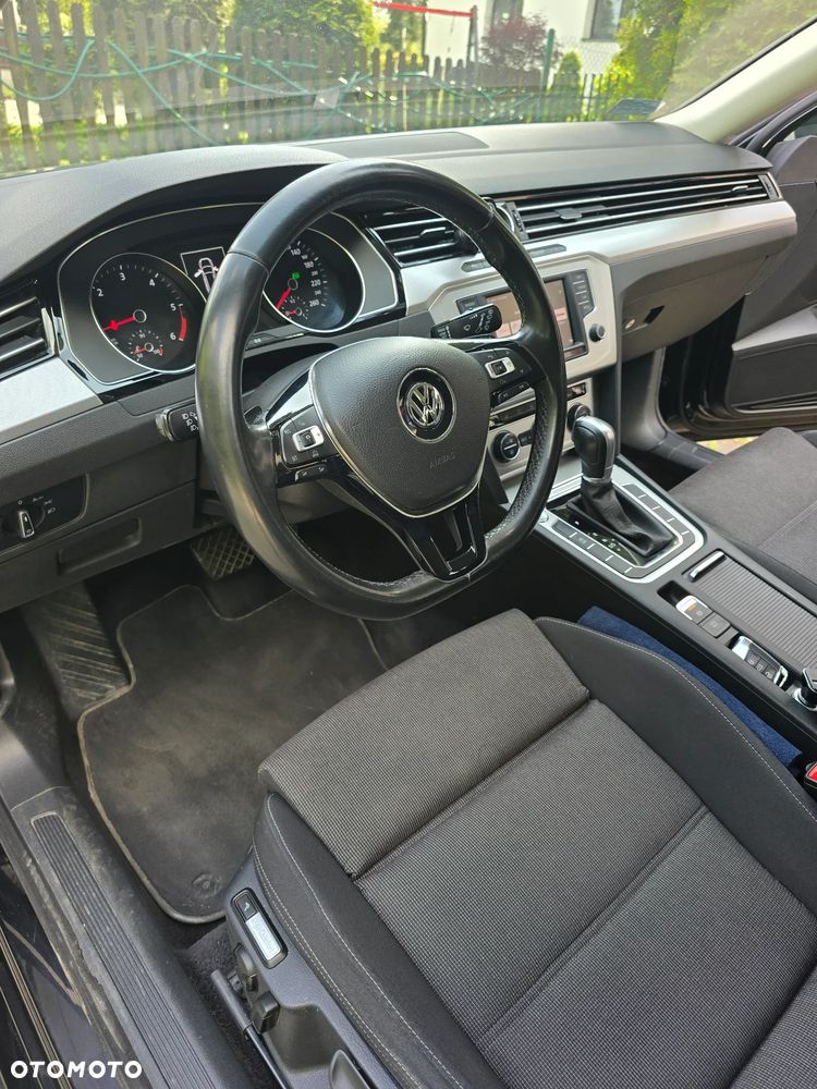 Volkswagen Passat - 15