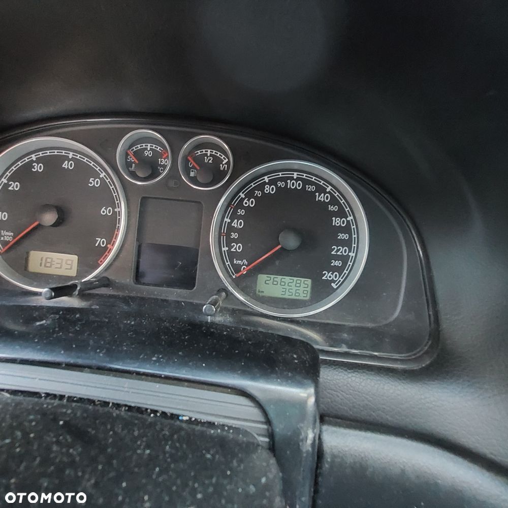 Volkswagen Passat - 8