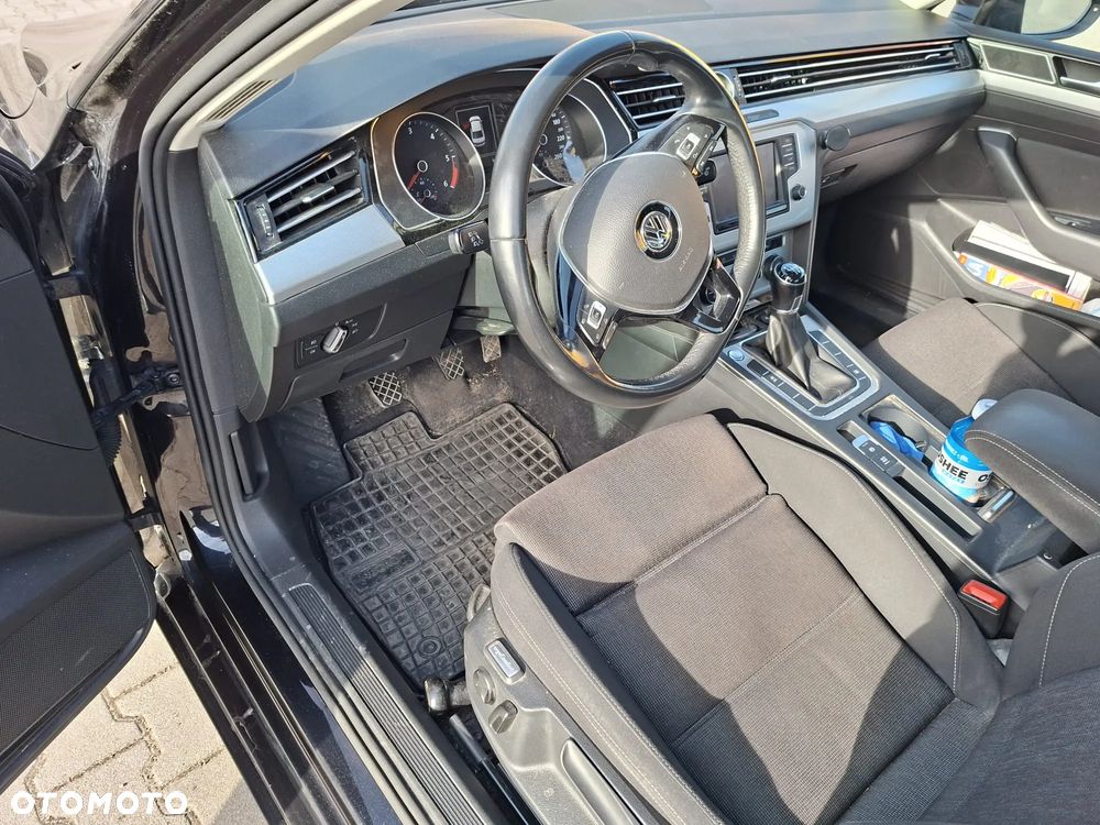 Volkswagen Passat 2.0 TDI SCR Comfortline - 6