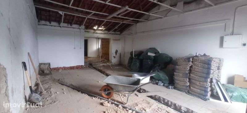 Moradia T2 Totalmente remodelada - 15kms de Santarém - Grande imagem: 3/11