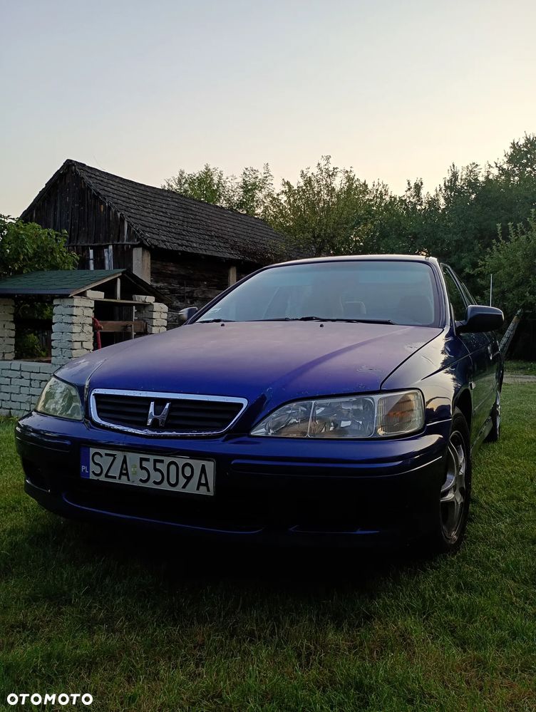 Honda Accord 1.8i LS - 1