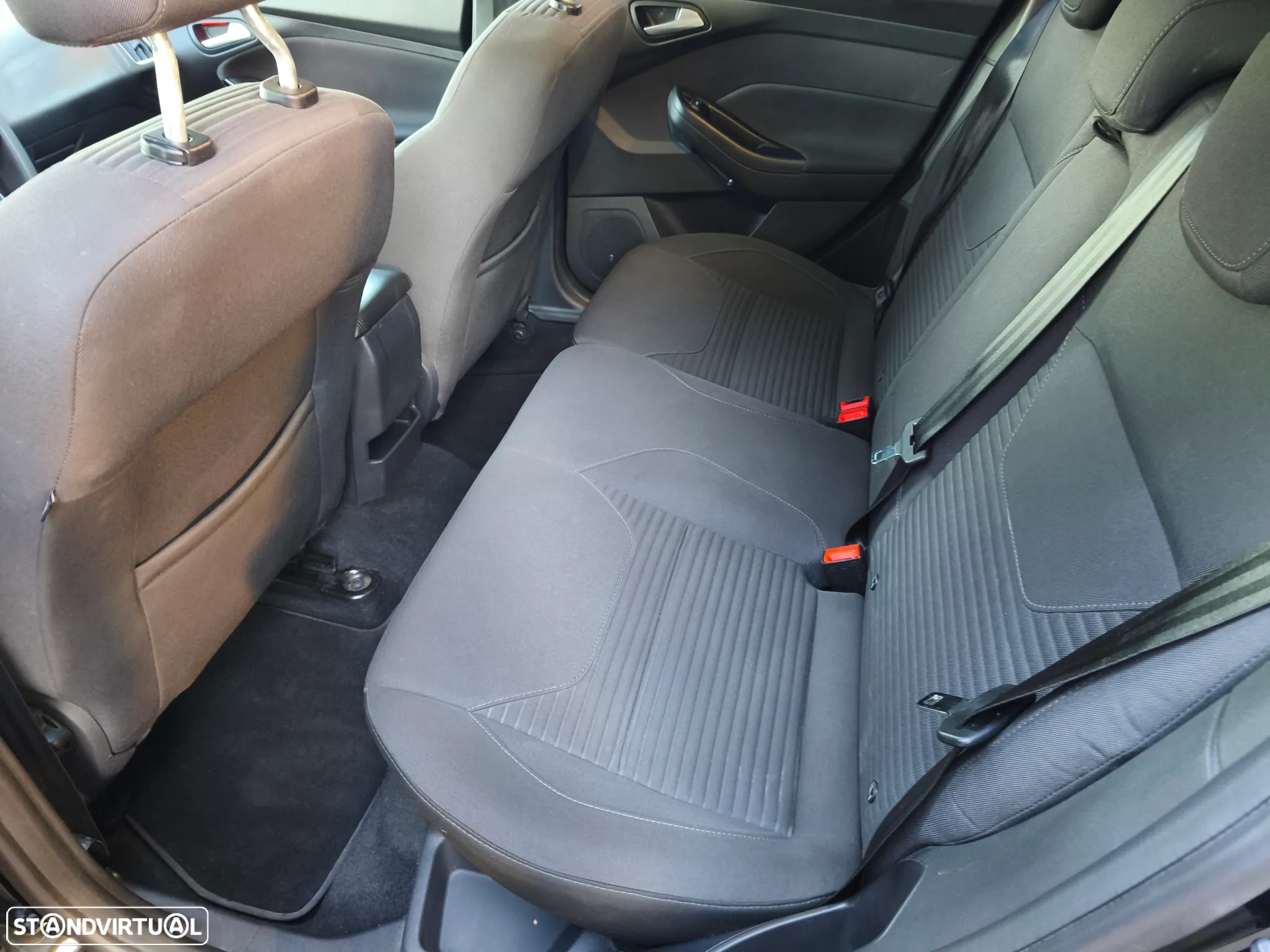 Ford Focus SW 1.5 TDCi EcoBlue Titanium - 28
