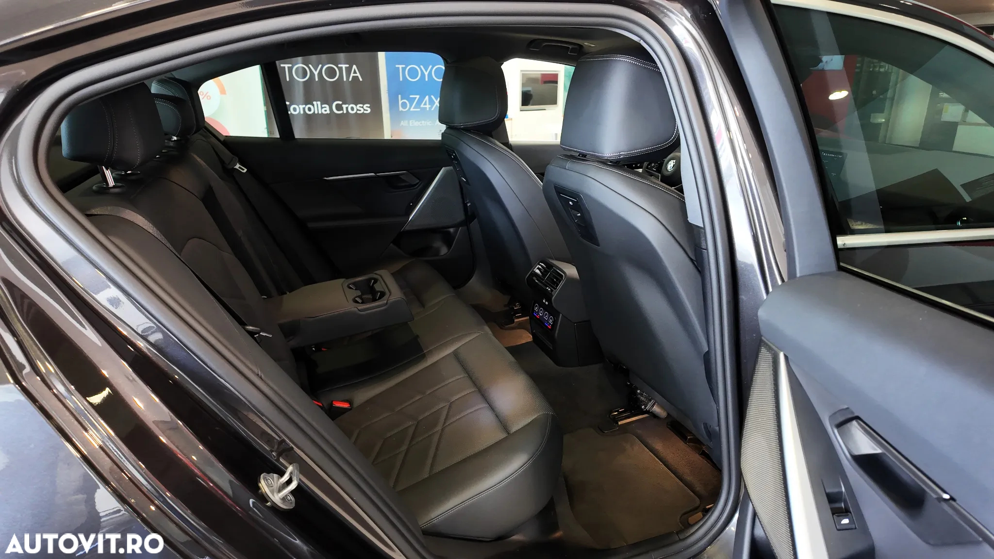 BMW Seria 5 520d xDrive AT MHEV - 38