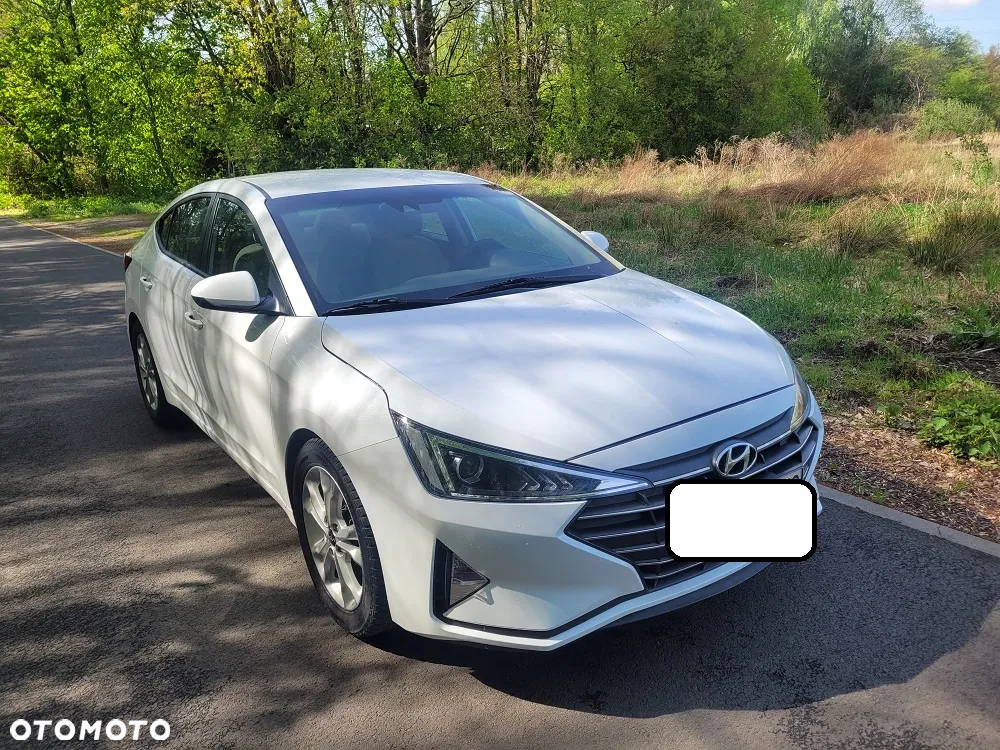 Hyundai Elantra - 3