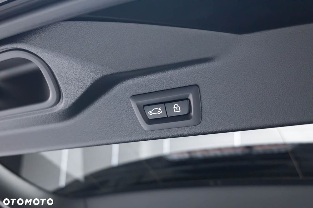 BMW X5 xDrive30d mHEV - 38