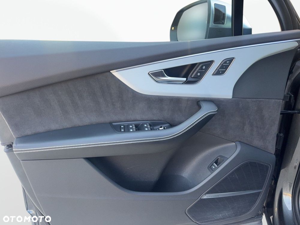 Audi SQ7 TFSI Quattro Tiptronic - 17