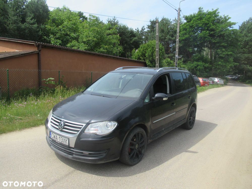 Volkswagen Touran - 1